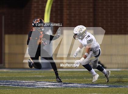 Thumbnail 1 in Washington vs. Archbishop Hoban (OHSAA D2 Regional Final) photogallery.