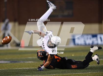 Thumbnail 1 in Washington vs. Archbishop Hoban (OHSAA D2 Regional Final) photogallery.