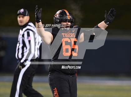 Thumbnail 3 in Washington vs. Archbishop Hoban (OHSAA D2 Regional Final) photogallery.