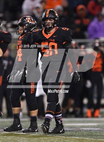 Thumbnail 2 in Washington vs. Archbishop Hoban (OHSAA D2 Regional Final) photogallery.