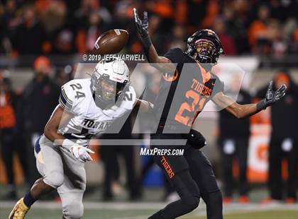 Thumbnail 2 in Washington vs. Archbishop Hoban (OHSAA D2 Regional Final) photogallery.
