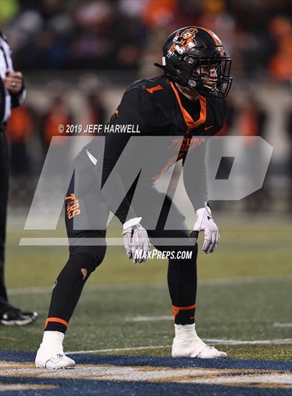 Thumbnail 1 in Washington vs. Archbishop Hoban (OHSAA D2 Regional Final) photogallery.