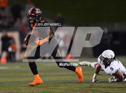 Thumbnail 2 in Washington vs. Archbishop Hoban (OHSAA D2 Regional Final) photogallery.