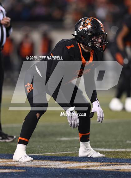 Thumbnail 2 in Washington vs. Archbishop Hoban (OHSAA D2 Regional Final) photogallery.