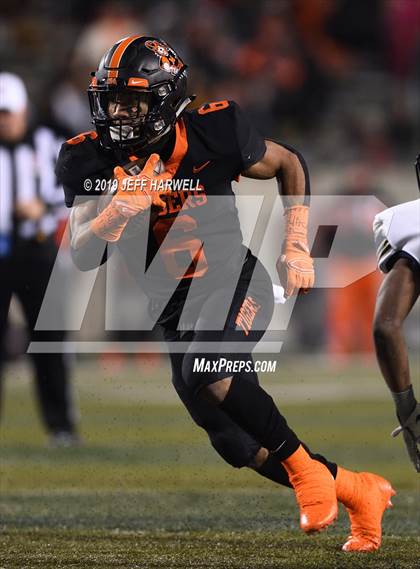Thumbnail 3 in Washington vs. Archbishop Hoban (OHSAA D2 Regional Final) photogallery.