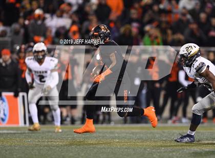 Thumbnail 1 in Washington vs. Archbishop Hoban (OHSAA D2 Regional Final) photogallery.