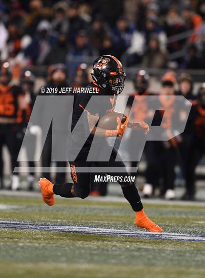 Thumbnail 1 in Washington vs. Archbishop Hoban (OHSAA D2 Regional Final) photogallery.