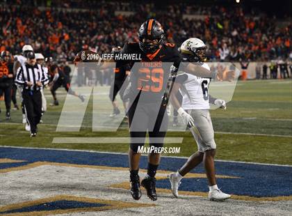 Thumbnail 1 in Washington vs. Archbishop Hoban (OHSAA D2 Regional Final) photogallery.