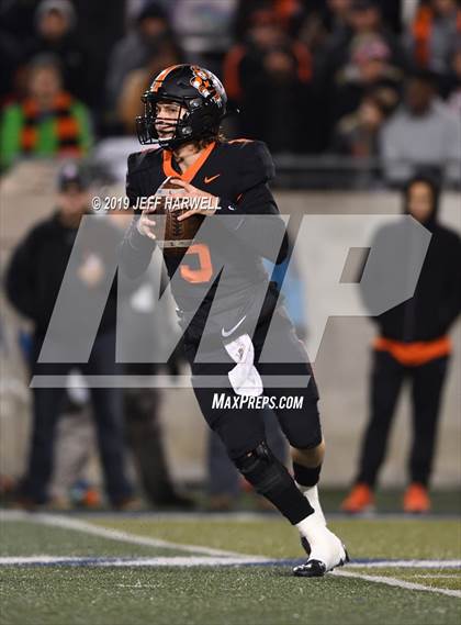 Thumbnail 2 in Washington vs. Archbishop Hoban (OHSAA D2 Regional Final) photogallery.