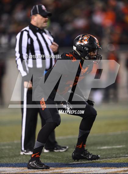 Thumbnail 3 in Washington vs. Archbishop Hoban (OHSAA D2 Regional Final) photogallery.