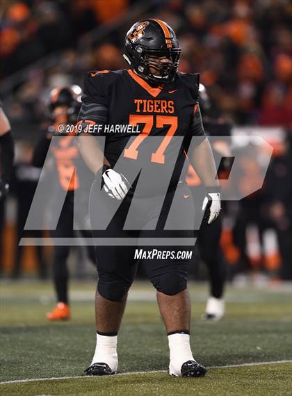 Thumbnail 2 in Washington vs. Archbishop Hoban (OHSAA D2 Regional Final) photogallery.