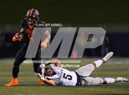 Thumbnail 1 in Washington vs. Archbishop Hoban (OHSAA D2 Regional Final) photogallery.