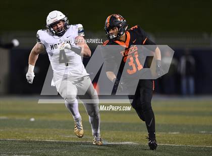 Thumbnail 3 in Washington vs. Archbishop Hoban (OHSAA D2 Regional Final) photogallery.