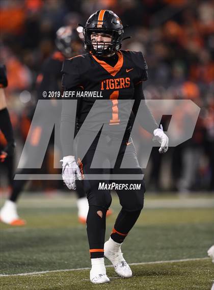 Thumbnail 3 in Washington vs. Archbishop Hoban (OHSAA D2 Regional Final) photogallery.