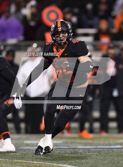 Thumbnail 2 in Washington vs. Archbishop Hoban (OHSAA D2 Regional Final) photogallery.