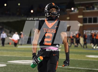 Thumbnail 3 in Washington vs. Archbishop Hoban (OHSAA D2 Regional Final) photogallery.