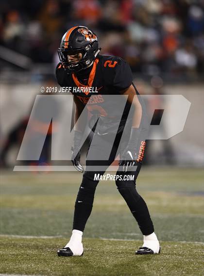 Thumbnail 2 in Washington vs. Archbishop Hoban (OHSAA D2 Regional Final) photogallery.