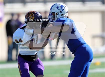 Thumbnail 3 in Liberty Hill vs. Lampasas (UIL 4A Quarterfinal Playoff) photogallery.