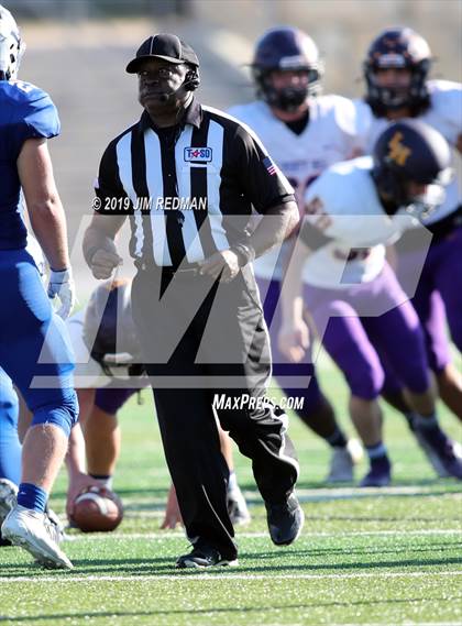 Thumbnail 1 in Liberty Hill vs. Lampasas (UIL 4A Quarterfinal Playoff) photogallery.