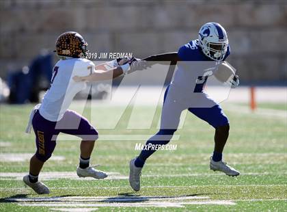 Thumbnail 1 in Liberty Hill vs. Lampasas (UIL 4A Quarterfinal Playoff) photogallery.