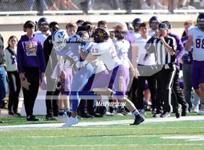 Thumbnail 1 in Liberty Hill vs. Lampasas (UIL 4A Quarterfinal Playoff) photogallery.