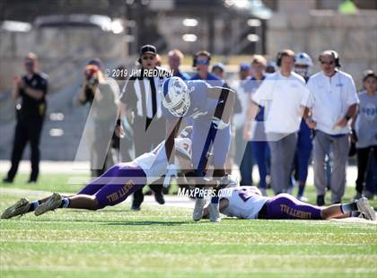 Thumbnail 2 in Liberty Hill vs. Lampasas (UIL 4A Quarterfinal Playoff) photogallery.