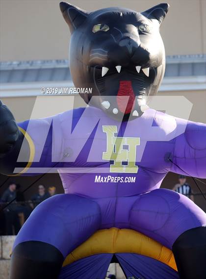 Thumbnail 2 in Liberty Hill vs. Lampasas (UIL 4A Quarterfinal Playoff) photogallery.