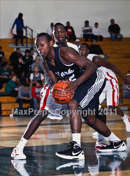 Thumbnail 3 in Chavez @ Pasadena (McDonald's Texas Invitational) photogallery.
