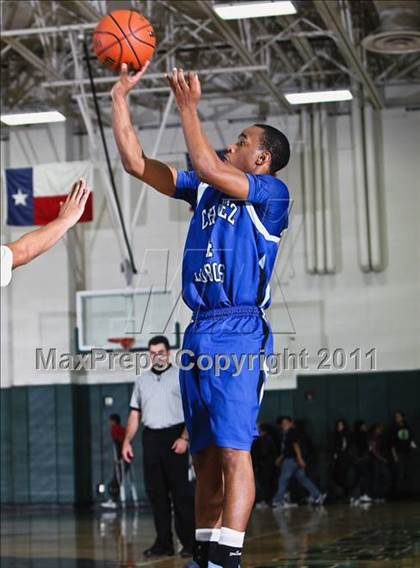 Thumbnail 3 in Chavez @ Pasadena (McDonald's Texas Invitational) photogallery.
