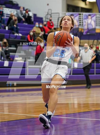 Thumbnail 3 in Southport vs. Perry Meridian (IHSAA 4A Sectional Semifinal) photogallery.