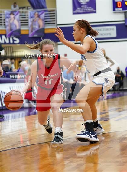 Thumbnail 2 in Southport vs. Perry Meridian (IHSAA 4A Sectional Semifinal) photogallery.