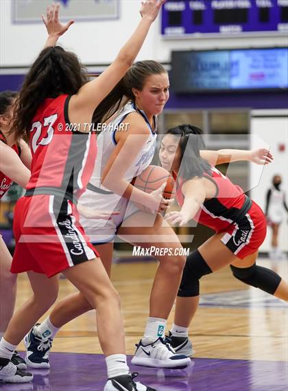 Thumbnail 1 in Southport vs. Perry Meridian (IHSAA 4A Sectional Semifinal) photogallery.