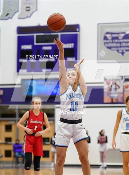 Thumbnail 2 in Southport vs. Perry Meridian (IHSAA 4A Sectional Semifinal) photogallery.