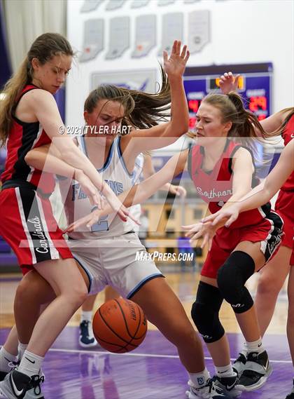 Thumbnail 3 in Southport vs. Perry Meridian (IHSAA 4A Sectional Semifinal) photogallery.