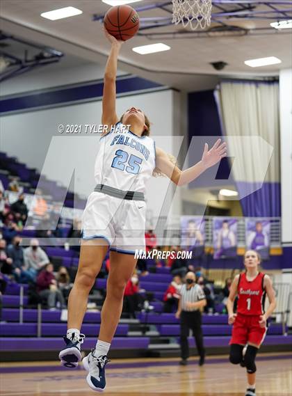 Thumbnail 2 in Southport vs. Perry Meridian (IHSAA 4A Sectional Semifinal) photogallery.