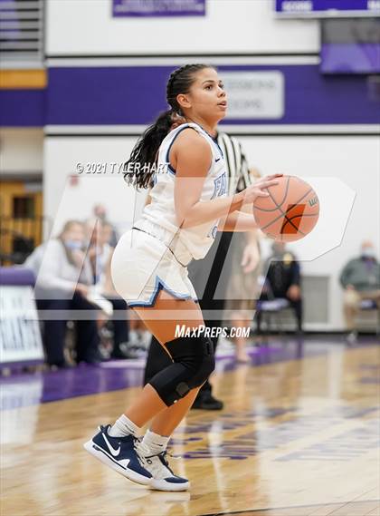 Thumbnail 2 in Southport vs. Perry Meridian (IHSAA 4A Sectional Semifinal) photogallery.