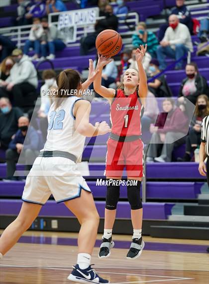 Thumbnail 3 in Southport vs. Perry Meridian (IHSAA 4A Sectional Semifinal) photogallery.