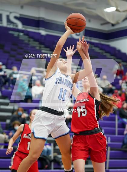 Thumbnail 3 in Southport vs. Perry Meridian (IHSAA 4A Sectional Semifinal) photogallery.