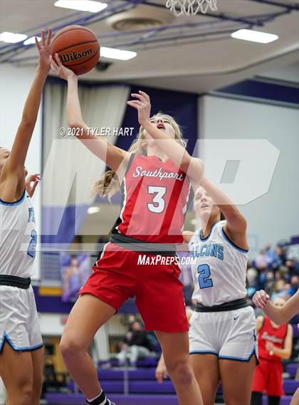 Thumbnail 1 in Southport vs. Perry Meridian (IHSAA 4A Sectional Semifinal) photogallery.