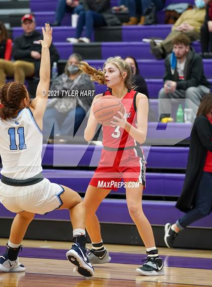 Thumbnail 2 in Southport vs. Perry Meridian (IHSAA 4A Sectional Semifinal) photogallery.