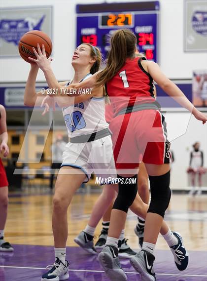 Thumbnail 2 in Southport vs. Perry Meridian (IHSAA 4A Sectional Semifinal) photogallery.