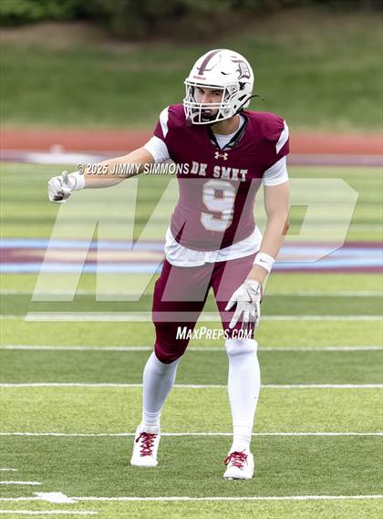 Thumbnail 1 in MICDS @ De Smet Jesuit photogallery.