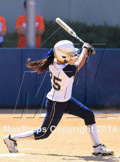 Thumbnail 2 in Mater Dei Catholic vs. Valhalla (CIF-SDS D2 Final) photogallery.