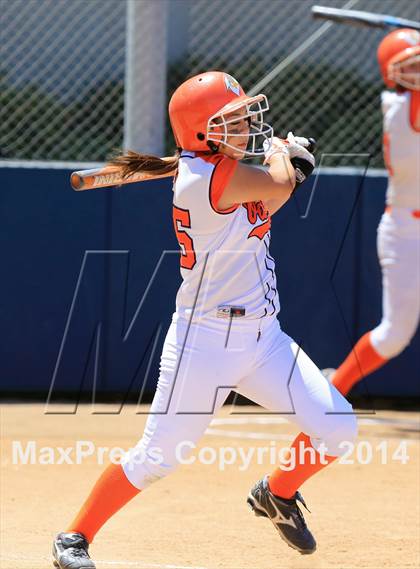 Thumbnail 2 in Mater Dei Catholic vs. Valhalla (CIF-SDS D2 Final) photogallery.