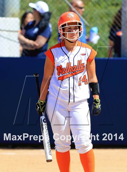 Thumbnail 3 in Mater Dei Catholic vs. Valhalla (CIF-SDS D2 Final) photogallery.