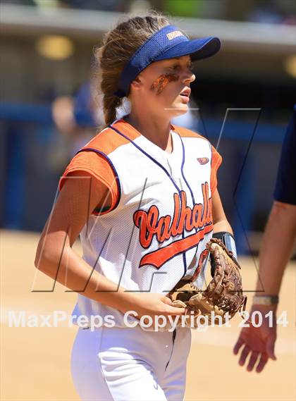 Thumbnail 3 in Mater Dei Catholic vs. Valhalla (CIF-SDS D2 Final) photogallery.