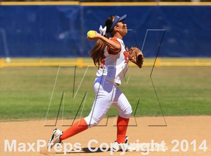 Thumbnail 1 in Mater Dei Catholic vs. Valhalla (CIF-SDS D2 Final) photogallery.