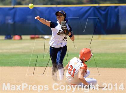 Thumbnail 3 in Mater Dei Catholic vs. Valhalla (CIF-SDS D2 Final) photogallery.