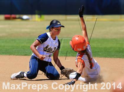 Thumbnail 3 in Mater Dei Catholic vs. Valhalla (CIF-SDS D2 Final) photogallery.