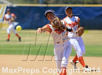 Thumbnail 3 in Mater Dei Catholic vs. Valhalla (CIF-SDS D2 Final) photogallery.